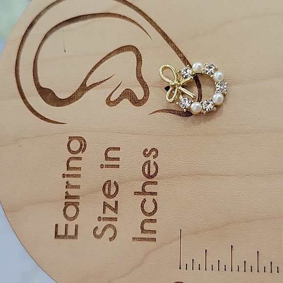 Wreath Sparkle Pearl Bow Stud Earrings, S925 - Picture 3 of 6